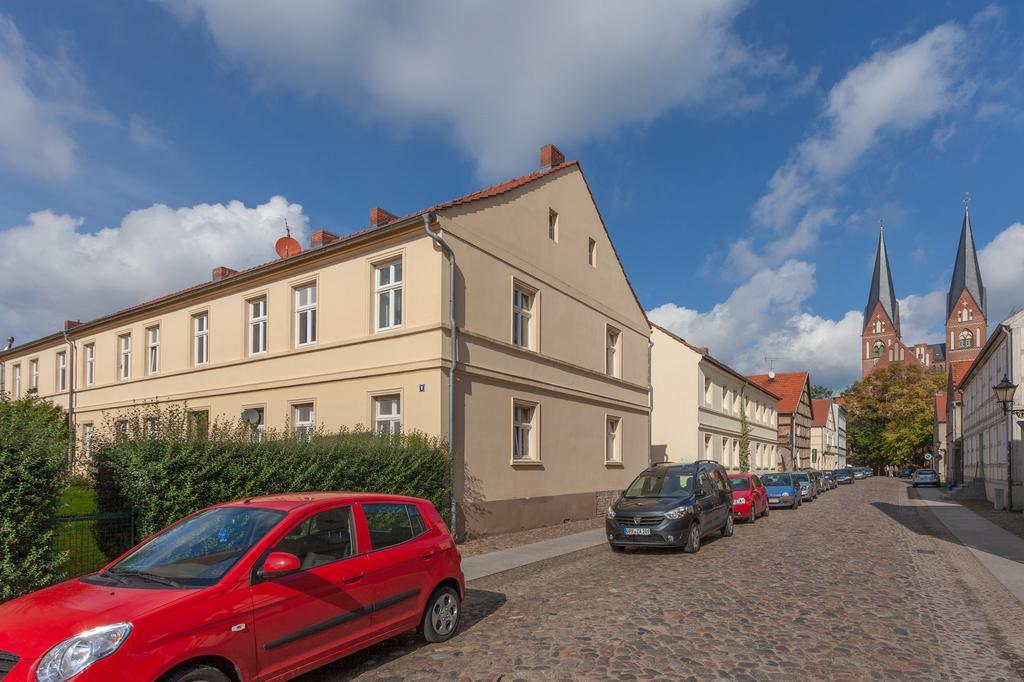 Altstadt Ferienwohnung Neuruppin Buitenkant foto